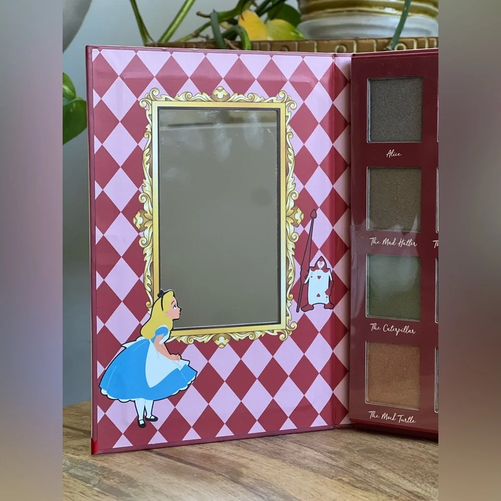Disney Alice in Wonderland 12 Color Eyeshadow Palette